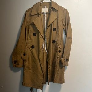 A dress coat, khaki color XS size. Missing tag never wear